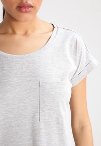 VILA Jerseyklänning - mottled light grey