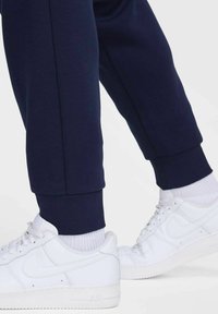 Unselected, obsidian black