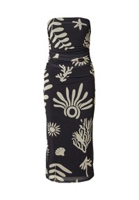 Schulterfreies schwarzes Kleid mit cremefarbenen Blumen- und abstrakten Mustern, das ein gerafftes Design und eine figurbetonte Silhouette aufweist.