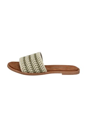 Sandales tissées à plat avec un dessus en tissu rayé vert et crème, avec une semelle intérieure en daim marron et une semelle en liège.