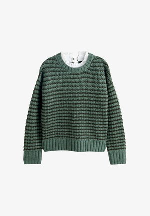 Grün- und braun gestreifter, gestrickter Pullover mit langen Ärmeln und weißem Rüschenkragen am Halsausschnitt vor weißem Hintergrund.