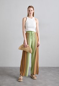 Vanessa Bruno Clutches - naturel