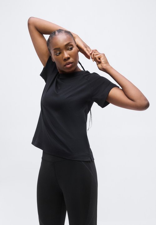 adidas SOFT LUX TEE - Basic T-shirt - black — foto 4