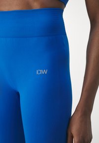 ICANIWILL DEFINE SEAMLESS - Tajice - blue