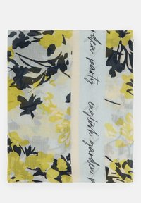 Szal w wzory z kwiatowymi motywami w kolorach żółtym, czarnym i niebieskim. Miękka, lekka tkanina z jasnoniebieskim tłem i akcentami tekstowymi.