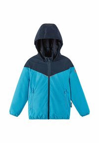 Giacca impermeabile blu e blu navy con cappuccio, chiusura con zip e due tasche laterali; presenta colori contrastanti e una texture liscia.