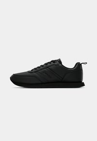 Unselected, triple black