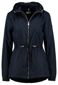 Giacca leggera di colore blu navy con zip frontale, cordino regolabile in vita e cappuccio. Texture liscia e dettagli hardware minimi.