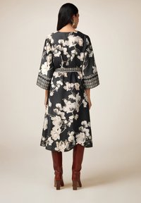 Oltre MIDI IN FLOREALE - Jurk - nero