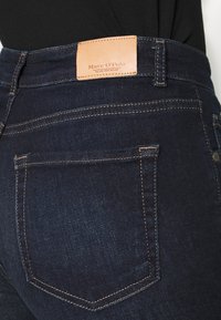 Marc O'Polo Vaqueros pitillo - dark-blue denim