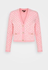 Krótki różowy kardigan z dekoltem w kształcie litery V, teksturowanym geometrycznym wzorem oraz złotym zapięciem na guziki. Posiada dwie przednie kieszenie. Miękka tkanina.