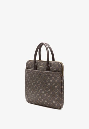 Brązowa torba na laptopa w wzór, z dwiema okrągłymi rączkami, przednią kieszenią, zamknięciem na zamek i subtelnym detalem logo.