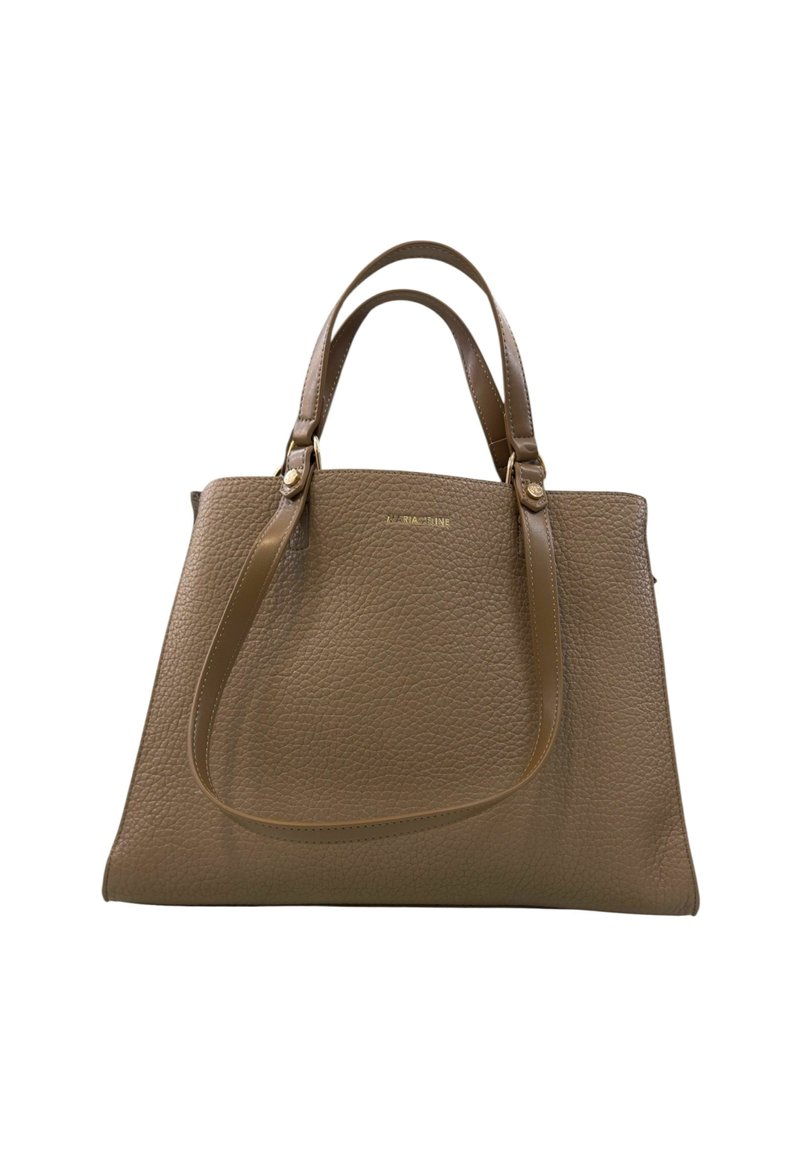 Borsa a tracolla in pelle marrone con texture a granuli, due manici corti e un logo dorato sul davanti. Forma rettangolare con bordi morbidi.