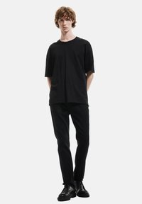 Koton MARK - Vaqueros rectos - black
