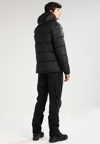 Columbia PIKE LAKE™ HOODED JACKET - WINTER JACKET - Casaco de inverno - black