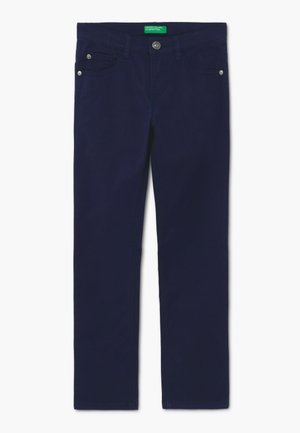 Marineblå bukser med lige ben, forrest lukkes med knap og lynlås, bæltestropper og små forlommer samt møntlomme.