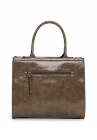 Brun håndtaske i imiteret læder med blank finish, rektangulær form, dobbelte håndtag og en lynlåslomme foran for ekstra opbevaring.