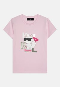 Selected, pomegranate