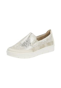 Chaussures à enfiler avec une tige argent métallique, finition texturée et accents en suède beige. Semelle blanche épaisse pour un amorti et un soutien.