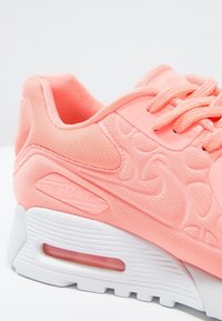 Nike Sportswear Sneakers - coral