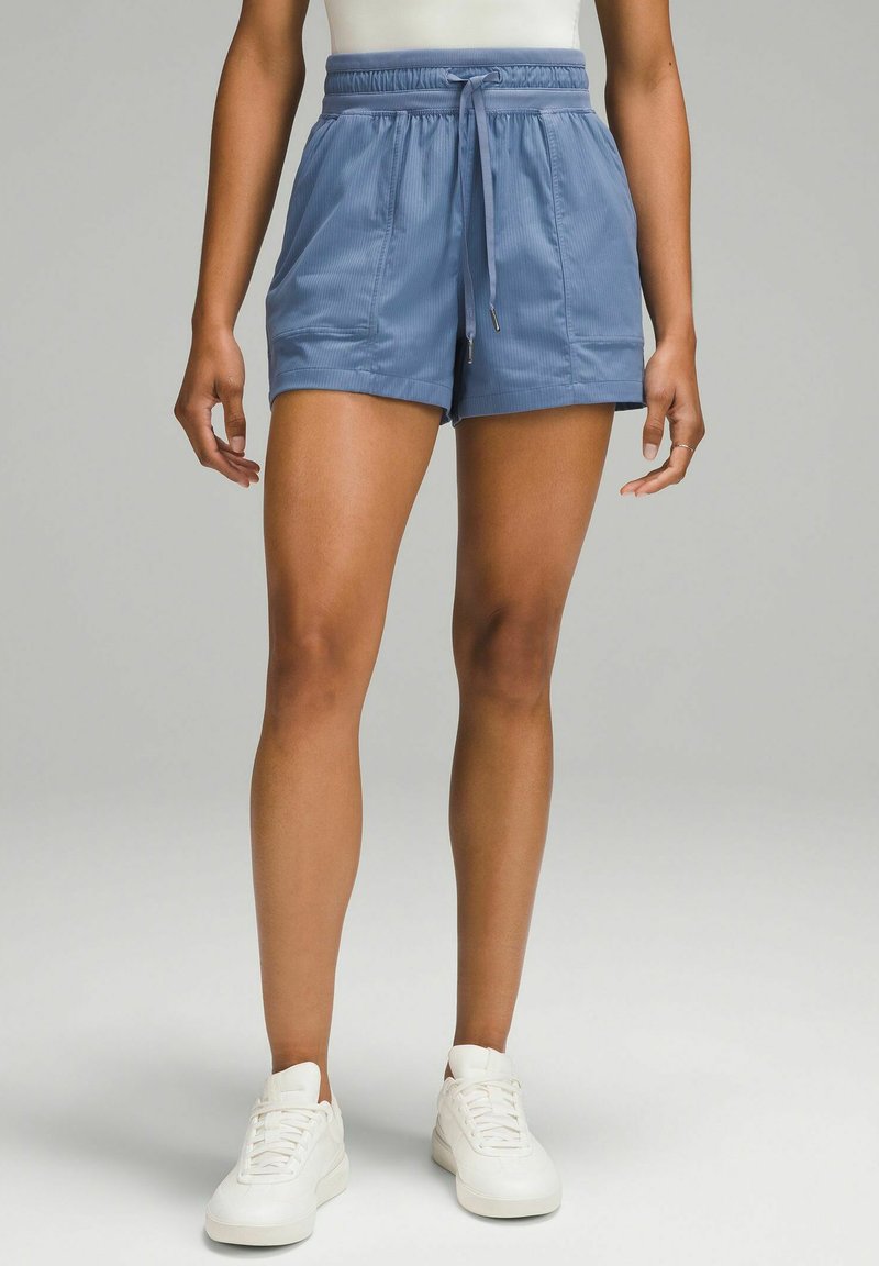 lululemon DANCE STUDIO HIGH-RISE 9CM - Pantalón corto de deporte - blue