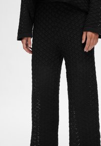 Selected Femme SLFFRIDA STRUCTURE PANTS - Nadrágok - black