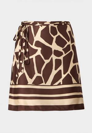 Fustă petrecută cu imprimeu de girafă maro și bej, cu legătură pe lateral și dungi orizontale aproape de tiv.
