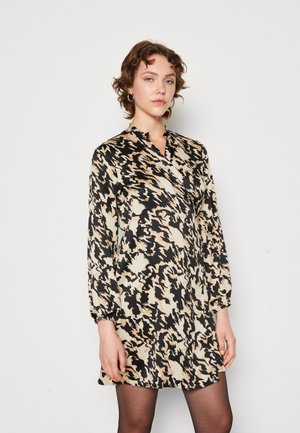 Vero Moda VMLILLIAN NORA SHORT WRAP DRESS - Φόρεμα ημέρας - oetmeal/nora