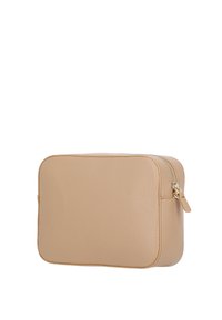 Borsa cosmetica in pelle beige con forma rettangolare, superficie strutturata e chiusura con zip dorata sulla parte superiore per un accesso sicuro.