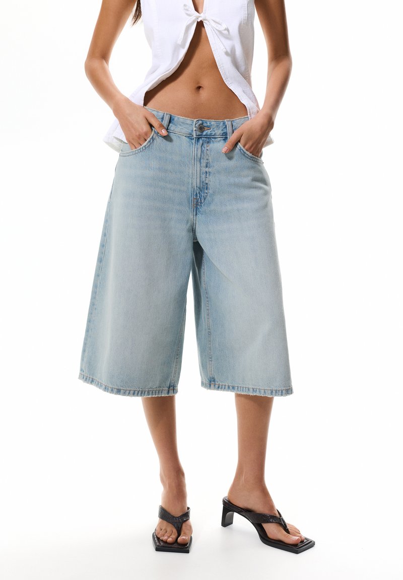 PULL&BEAR - Jeansshort - light-blue denim, Vergroten