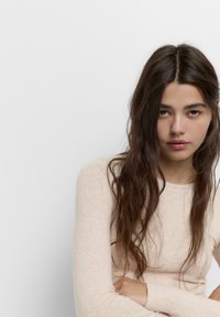 PULL&BEAR SOFT TOUCH GATHERED - Langærmet T-shirt - beige