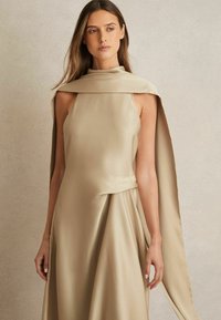 Reiss REGULAR FIT - MICHELLE TUCK-DETAIL MIDI - Proginė apranga - champagne neutral