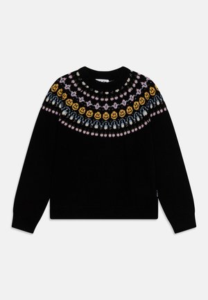 Sort strikket sweater med rund halsudskæring og farverig, mønstret yoke med gule smiley-ansigt, lyserøde og blå accenter.