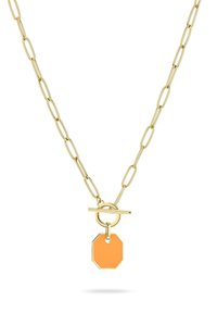 Gouden ketting met een langwerpige schakelketting, voorzien van een oranje octagonaal hangertje en een ronde sluiting.