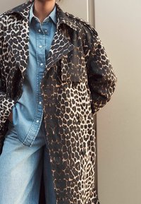 Next Trench - brown