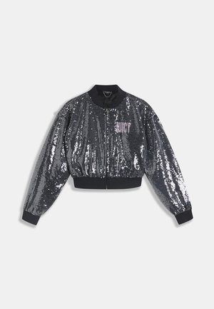 Czarna bomberka z cekinami, z zamkiem błyskawicznym, ściągaczami przy mankietach i kołnierzu. Na przodzie różowe logo "JUICY". Iskrząca się tekstura.