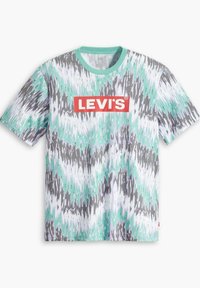Tričko s krátkým rukávem v mátově zelené, šedé a bílé abstraktní vzoru, s výrazným červeným logem "LEVI'S" na přední straně. Měkká tkanina.