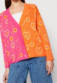 Never Fully Dressed Chaqueta de punto - multi-coloured