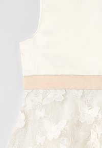 Chi Chi Girls MALLORY DRESS - Koktejlové šaty / šaty na párty - ivory