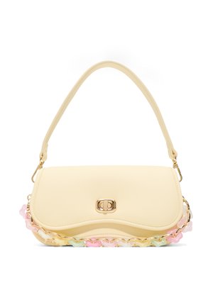 Schoudertas in roomkleur met een gouden sluiting en een pastelkleurige multicolor kettingdetail langs de onderrand.