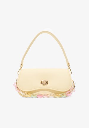 Schoudertas in roomkleur met een gouden sluiting en een pastelkleurige multicolor kettingdetail langs de onderrand.