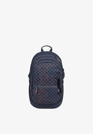 Zaino a quadretti blu navy con ricamo arancione con la scritta "play", più scomparti con zip, maniglia superiore e portachiavi sulla tasca anteriore.