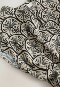 Non sélectionné, black white palm print