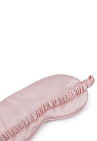 Mascherina per dormire in satin rosa con una texture morbida e liscia, dotata di un elastico arricciato per una vestibilità regolabile. Forma ovale, ideale per bloccare la luce.