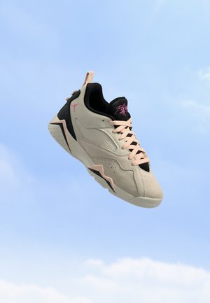 Jordan Маратонки - pale ivory/pinksicle/black/crimson tint