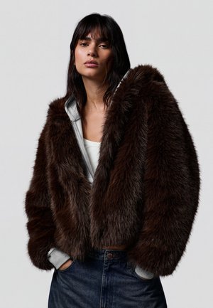 Bershka, WINTER JACKET - Giacca invernale - brown