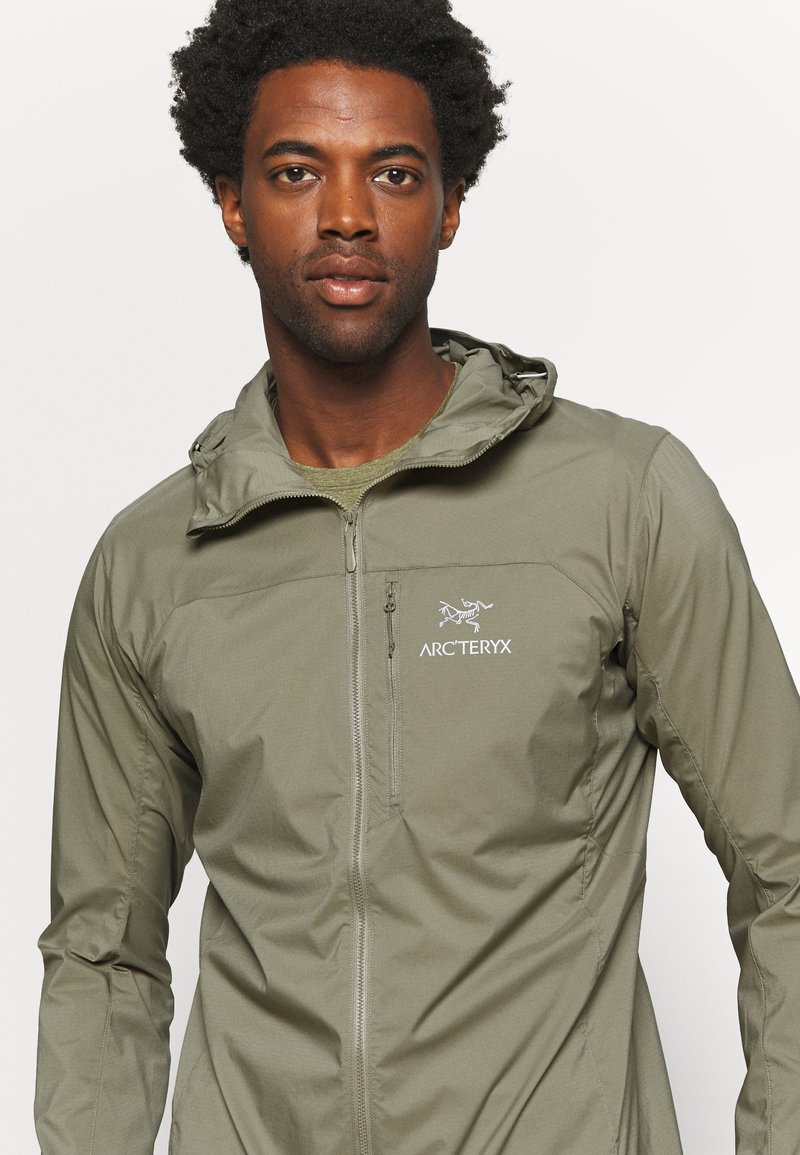 ARC'TERYX Squamish Hoody Men's Black | escapeauthority.com