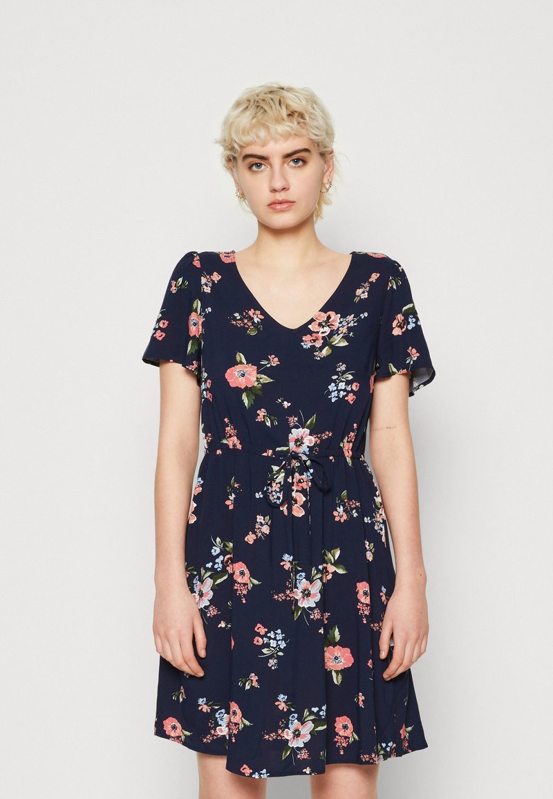 Manga Corta Curva Top Básico Para Mujer VERO MODA CURVE - Corte Ga Wvn Noos Top Tejido Suave