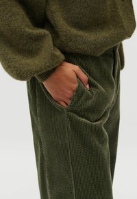mbyM PICANA - Broek - green leaf