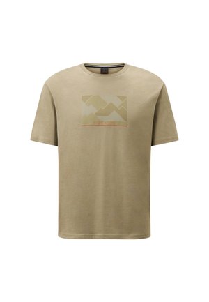 T-shirt en coton vert olive à manches courtes, ornée d'un graphique de montagne en marron clair et d'un texte rouge "FIRE+ICE" en bas.